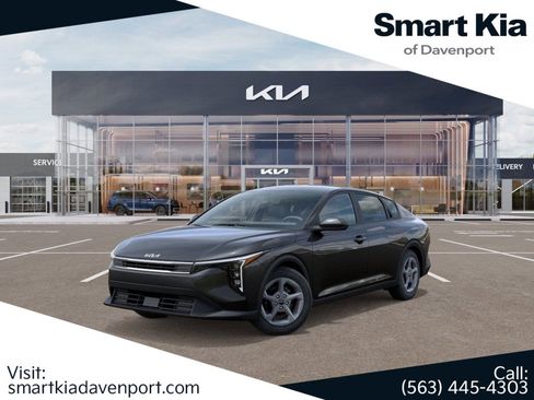 New 2025 Kia K4 LXS image 1
