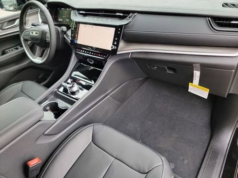 New 2026 Jeep Grand Cherokee L Limited AWD/4WD image 25