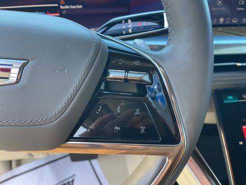 Used 2025 Cadillac Escalade ESV Sport Platinum image 28