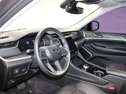 Used 2022 Jeep Grand Cherokee Limited AWD/4WD image 23