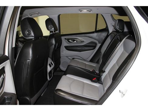 Used 2023 GMC Terrain SLT image 12