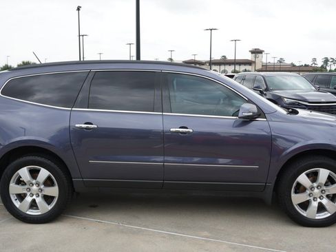 Used 2014 Chevrolet Traverse LTZ FWD image 4