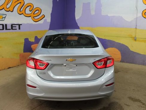 Used 2018 Chevrolet Cruze LT FWD image 7