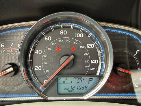 Used 2014 Toyota RAV4 Limited image 28