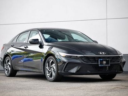 New 2025 Hyundai Elantra SEL