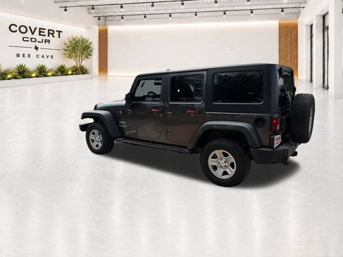 Used 2017 Jeep Wrangler Unlimited Sport w/ Max Tow Package AWD/4WD image 8
