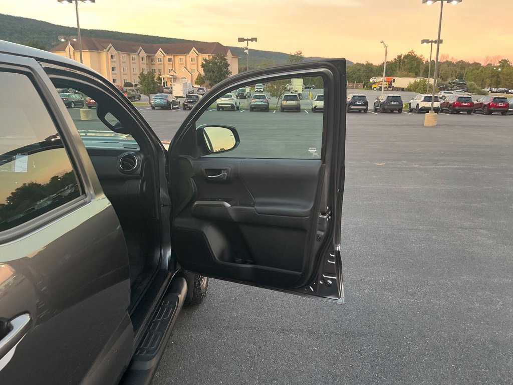 Certified 2022 Toyota Tacoma TRD Sport AWD/4WD image 25