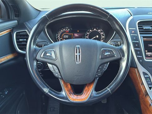 Used 2016 Lincoln MKX Reserve w/ Technology Package image 16