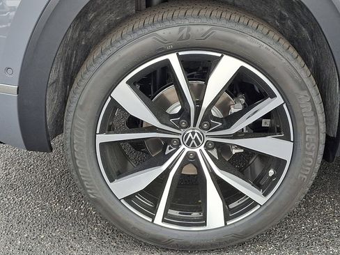 New 2026 Volkswagen Atlas Cross Sport SEL Premium R-Line AWD/4WD image 5