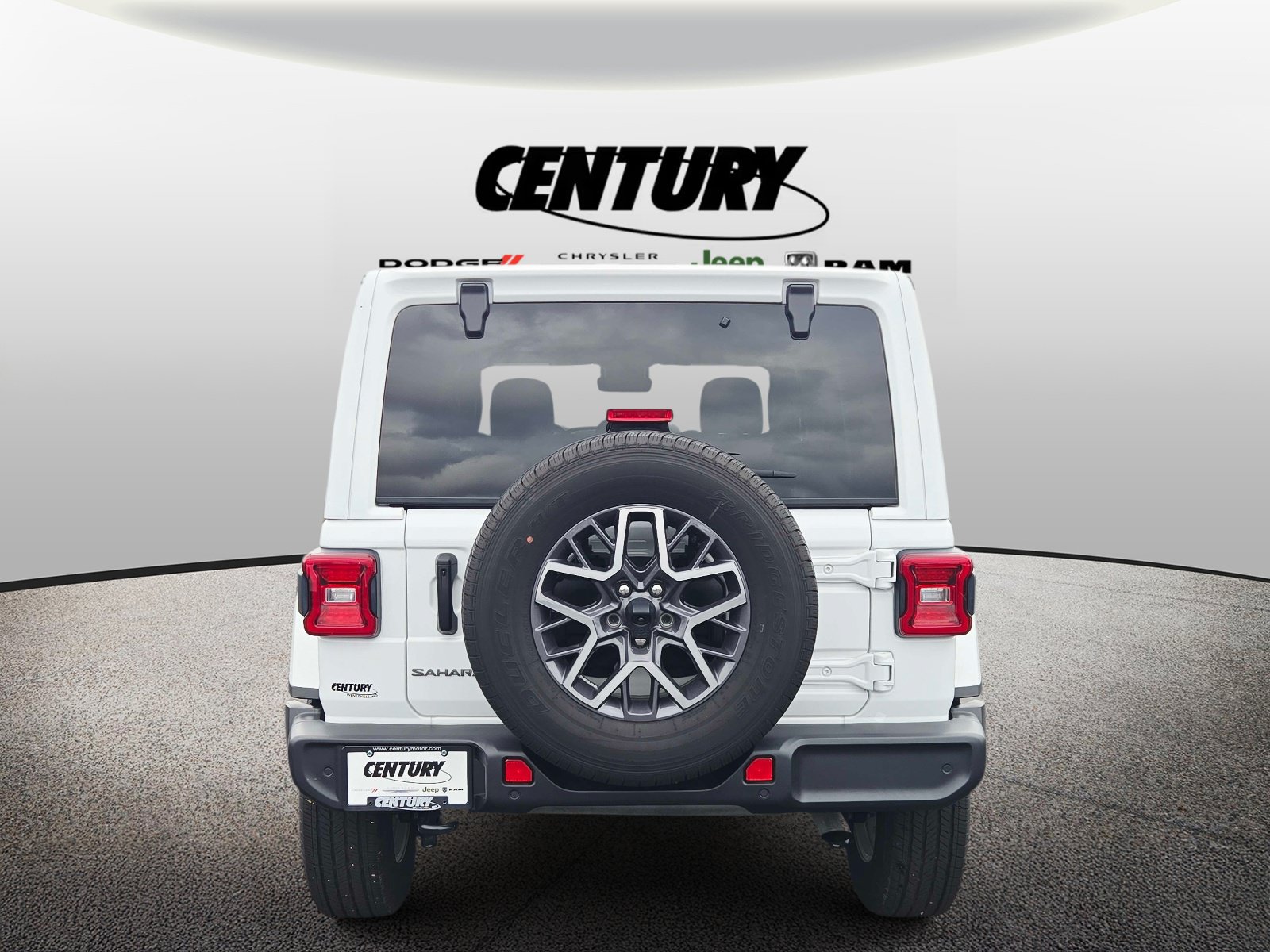 Used 2025 Jeep Wrangler Unlimited Sahara AWD/4WD image 5