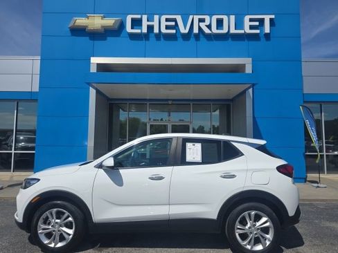 Used 2023 Buick Encore GX Preferred w/ Cold Weather Comfort Package FWD image 2