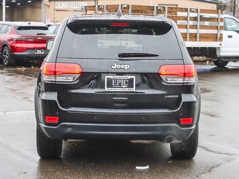 Used 2019 Jeep Grand Cherokee Laredo w/ Laredo X Package image 3