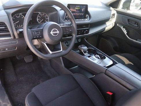 Used 2024 Nissan Rogue S image 10