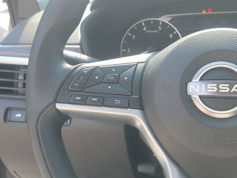 Used 2025 Nissan Altima 2.5 SV FWD image 21