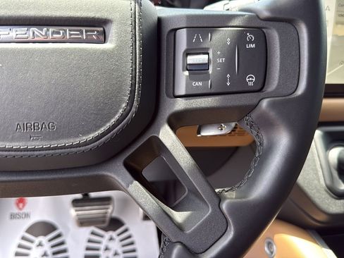 Used 2025 Land Rover Defender 110 V8 AWD/4WD image 15