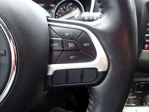 Used 2018 Jeep Compass Latitude w/ Popular Equipment Group image 16