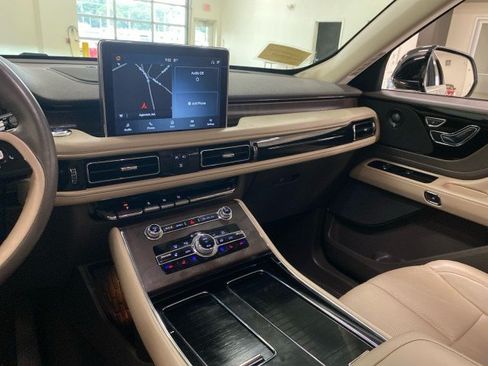 Used 2020 Lincoln Aviator Reserve w/ Equipment Group 201A AWD/4WD image 13