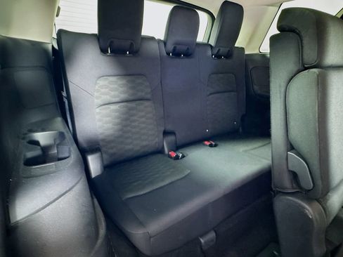 Used 2024 Nissan Pathfinder SV FWD image 33