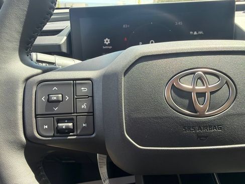 Used 2026 Toyota RAV4 SE w/ Convenience Package AWD/4WD image 25