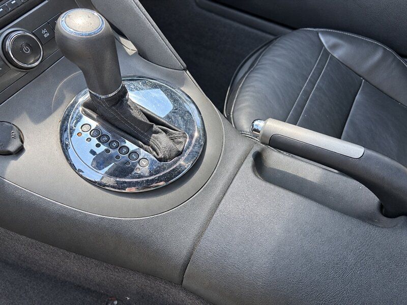 Used 2008 Pontiac Solstice Convertible w/ Premium Package RWD image 9