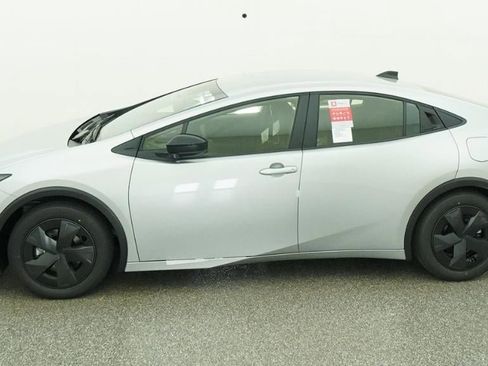 New 2026 Toyota Prius Plug-In Hybrid image 3