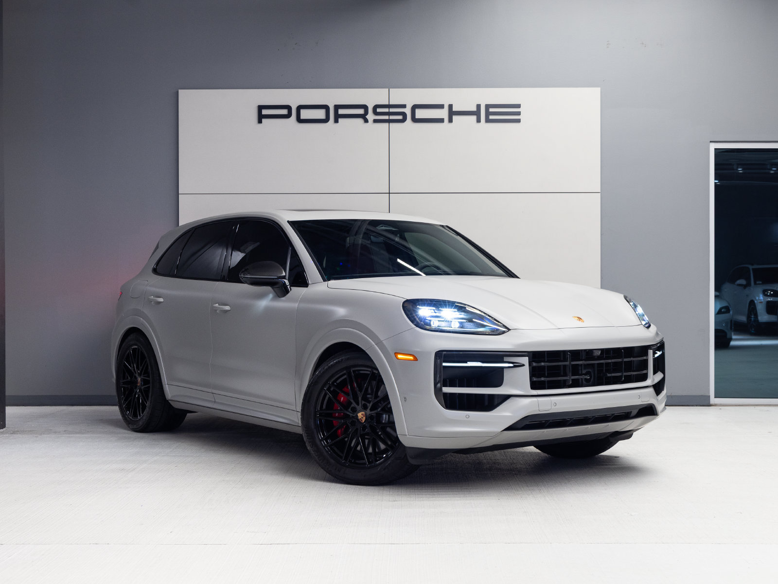 Certified 2026 Porsche Cayenne GTS AWD/4WD image 9