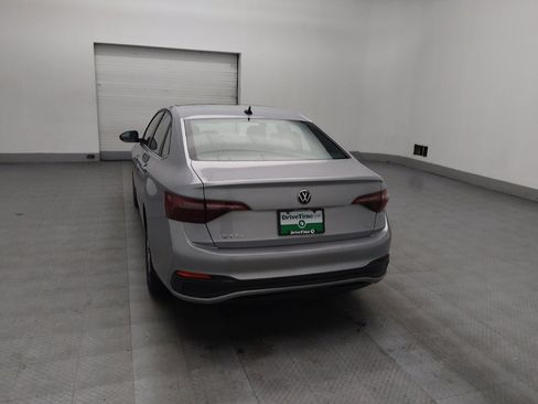 Used 2023 Volkswagen Jetta SE w/ Panoramic Sunroof Package image 6