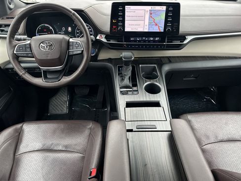 Used 2023 Toyota Sienna Platinum image 15