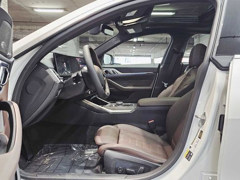 New 2025 BMW i4 xDrive40i image 23