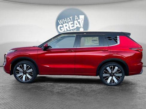 New 2025 Mitsubishi Outlander SEL image 3