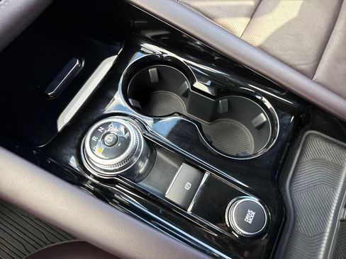 Used 2025 Ford Explorer Platinum image 23