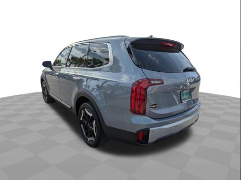 Used 2024 Kia Telluride S w/ S Sunroof Package image 6