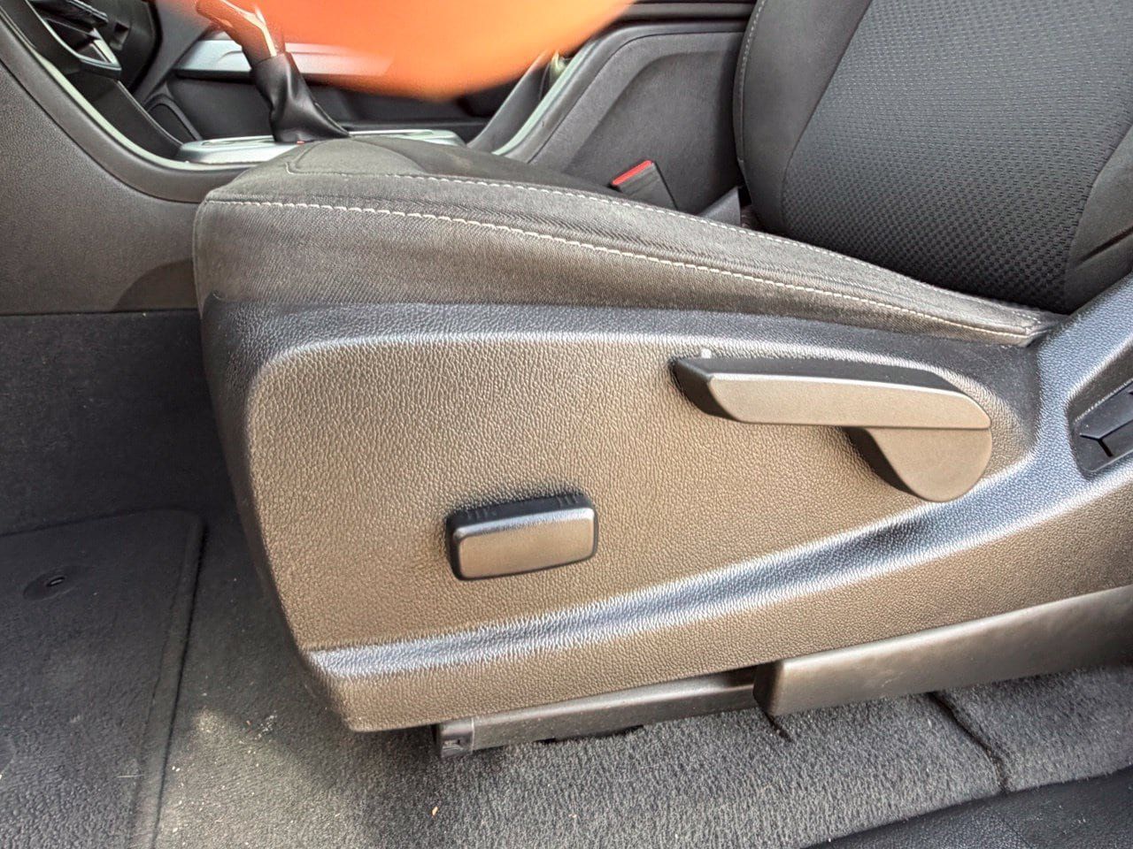 Used 2022 Chevrolet Colorado LT RWD image 24