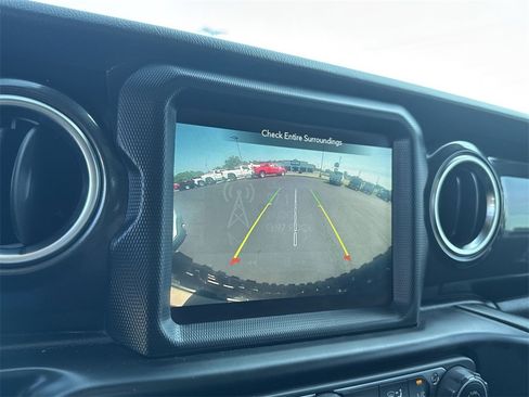 Used 2021 Jeep Wrangler Unlimited Rubicon w/ Trailer Tow Package image 23