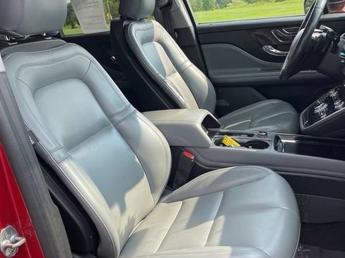Used 2021 Lincoln Corsair AWD w/ Sport Package image 34