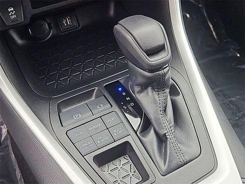 Used 2023 Toyota RAV4 LE image 20