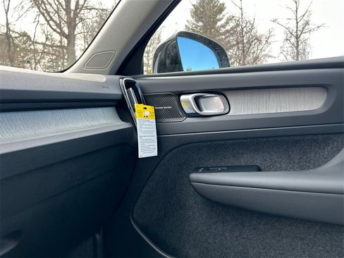 New 2026 Volvo XC40 B5 Plus w/ Protection Package Premier image 20