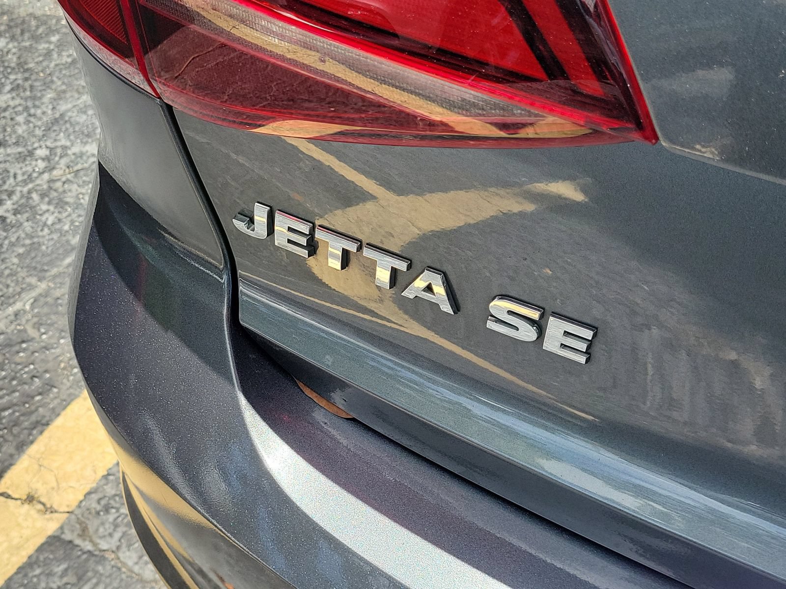 Used 2018 Volkswagen Jetta SE FWD image 6