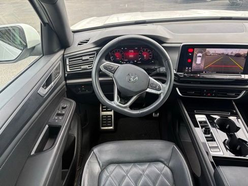 Used 2024 Volkswagen Atlas Cross Sport SEL Premium R-Line image 20
