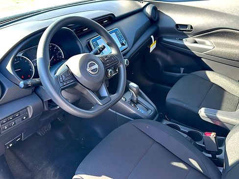 New 2025 Nissan Kicks Play S image 9