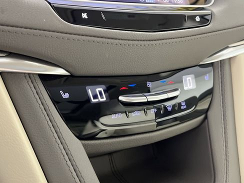 Used 2022 Cadillac XT5 Premium Luxury image 21