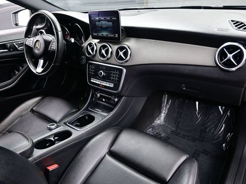 Used 2018 Mercedes-Benz GLA 250 image 16