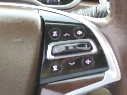 Used 2016 Cadillac SRX Luxury image 27