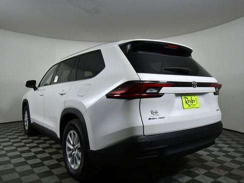 New 2026 Toyota Grand Highlander XLE image 13