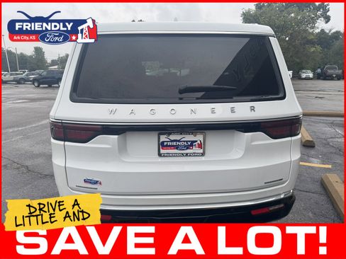 Used 2023 Jeep Wagoneer Series II AWD/4WD image 4