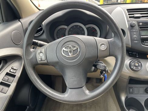 Used 2011 Toyota RAV4 4WD w/ Upgrade Value Pkg image 16