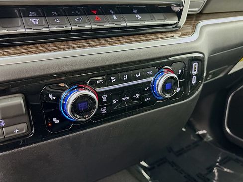 New 2026 GMC Sierra 2500 SLE w/ SLE Value Package; AWD/4WD image 16