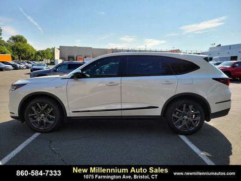 Used 2022 Acura MDX A-Spec image 2