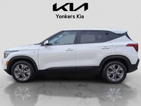 Used 2024 Kia Seltos LX AWD/4WD image 10