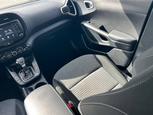 Used 2020 Kia Soul S FWD image 11